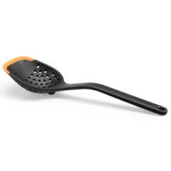 Fiskars Functional Form -reikäkauha 29,6 Cm