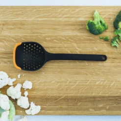 Fiskars Functional Form -reikäkauha 29,6 Cm -Keittiötarvike Kauppa 35785 01 04 1f0273b597