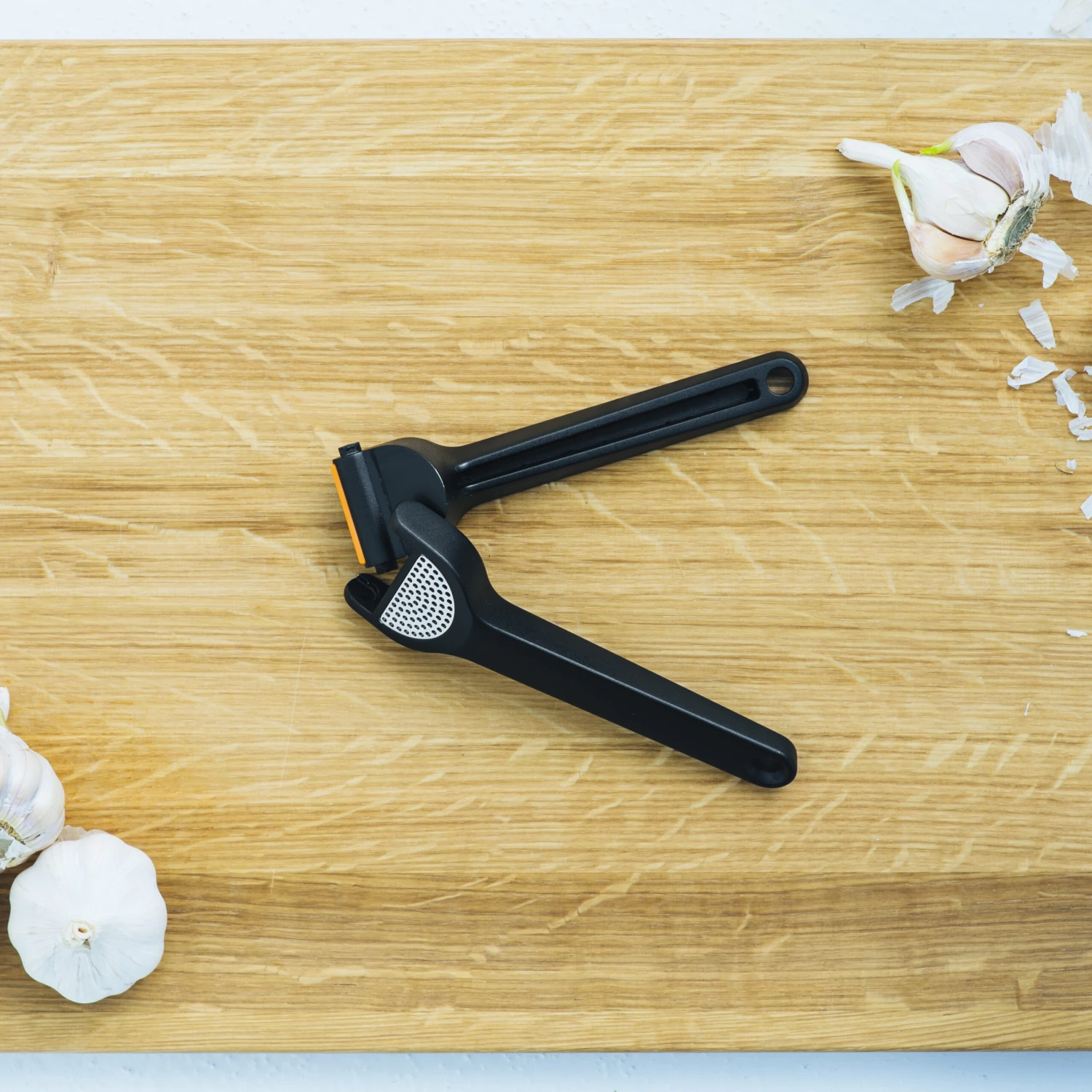 Fiskars Functional Form -valkosipulipuristin 24 Cm 5 Fiskars Functional Form -valkosipulipuristin 24 Cm - Image 3