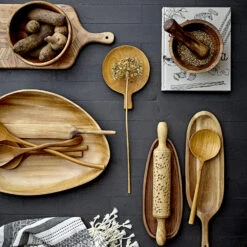 Bloomingville Leikkuulauta Kahvalla Acacia -Keittiötarvike Kauppa 45515 01 04 4efe966108