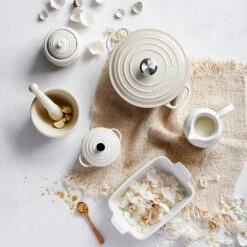 Le Creuset -valkosipuliruukku 10 Cm -Keittiötarvike Kauppa 46092 01 02 f4c47a63b1