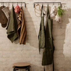 Ferm LIVING Hale Lasten Esiliina 5 Ferm LIVING Hale Lasten Esiliina -Keittiötarvike Kauppa 46483 01 02 8f60f475dd