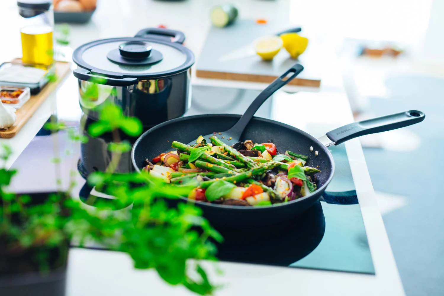 Fiskars Functional Form Paistilasta 28 Cm 6 Fiskars Functional Form Paistilasta 28 Cm - Image 4