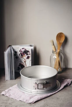 Heirol Irtopohjavuoka Pintakäsiteltyä Alumiinia 8 Heirol Irtopohjavuoka Pintakäsiteltyä Alumiinia -Keittiötarvike Kauppa 515903 01 4 EnvironmentImage 65409d83d2