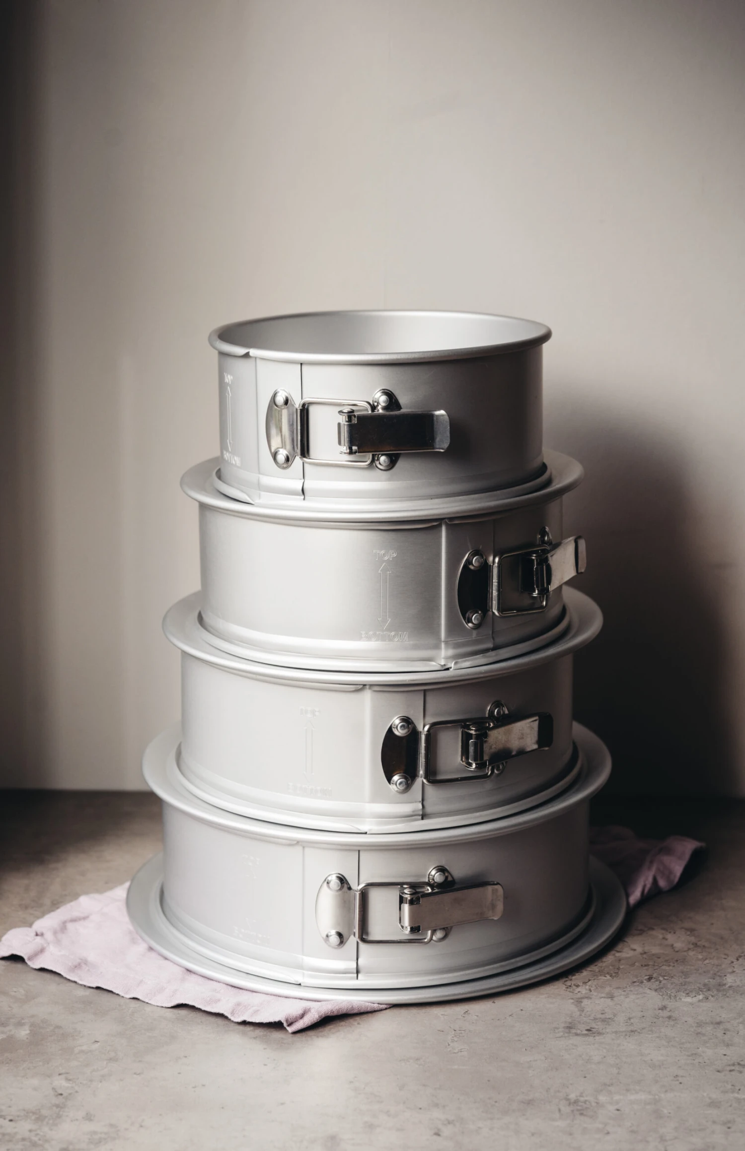 Heirol Irtopohjavuoka Pintakäsiteltyä Alumiinia 6 Heirol Irtopohjavuoka Pintakäsiteltyä Alumiinia - Image 4