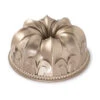 Nordic Ware Fleur De Lis Bundt -leivontavuoka -Keittiötarvike Kauppa 515963 01 1 ProductImageMain a1062a26ca