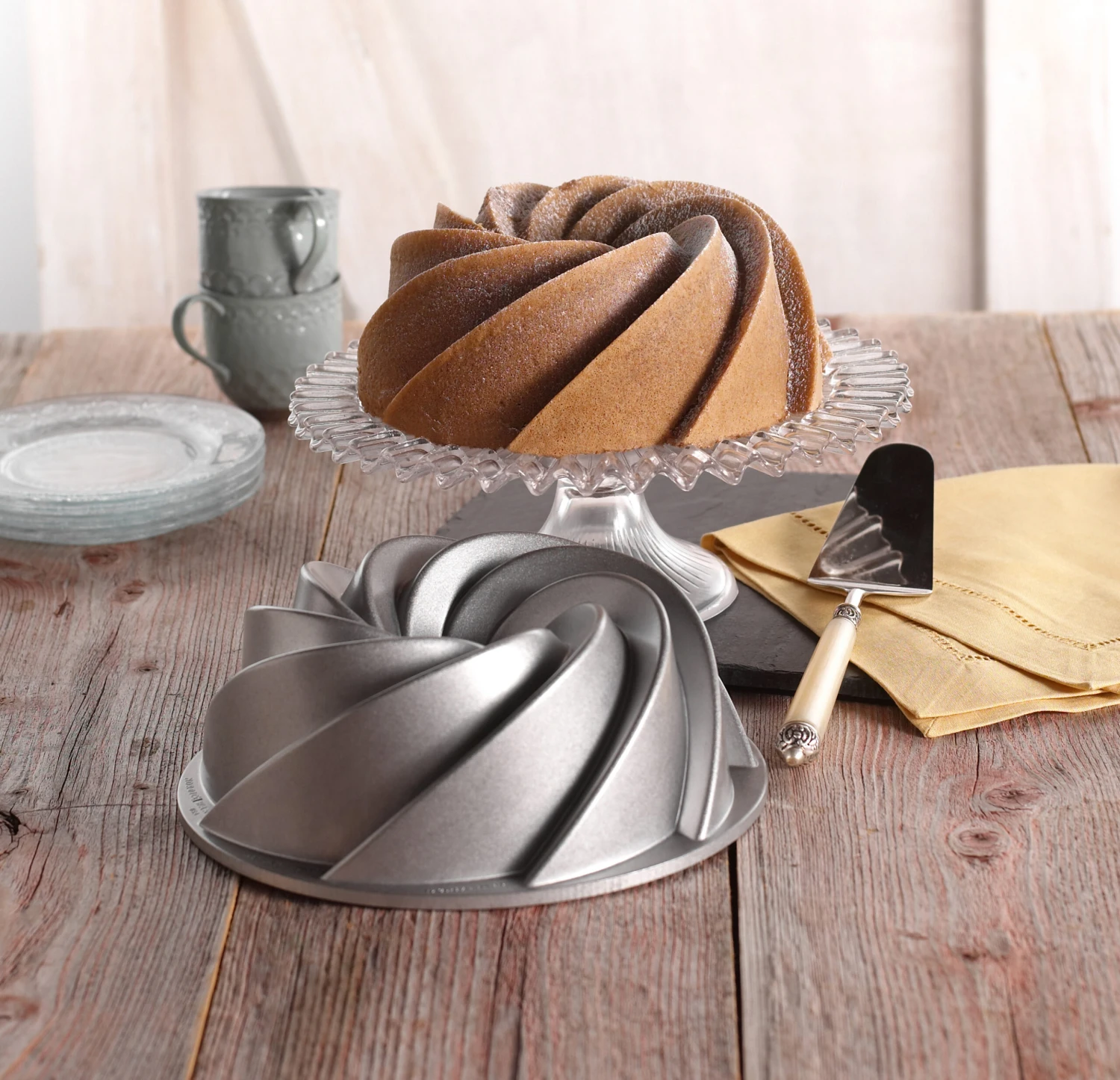 Nordic Ware Heritage Bundt -leivontavuoka Hopea 4 Nordic Ware Heritage Bundt -leivontavuoka Hopea - Image 2