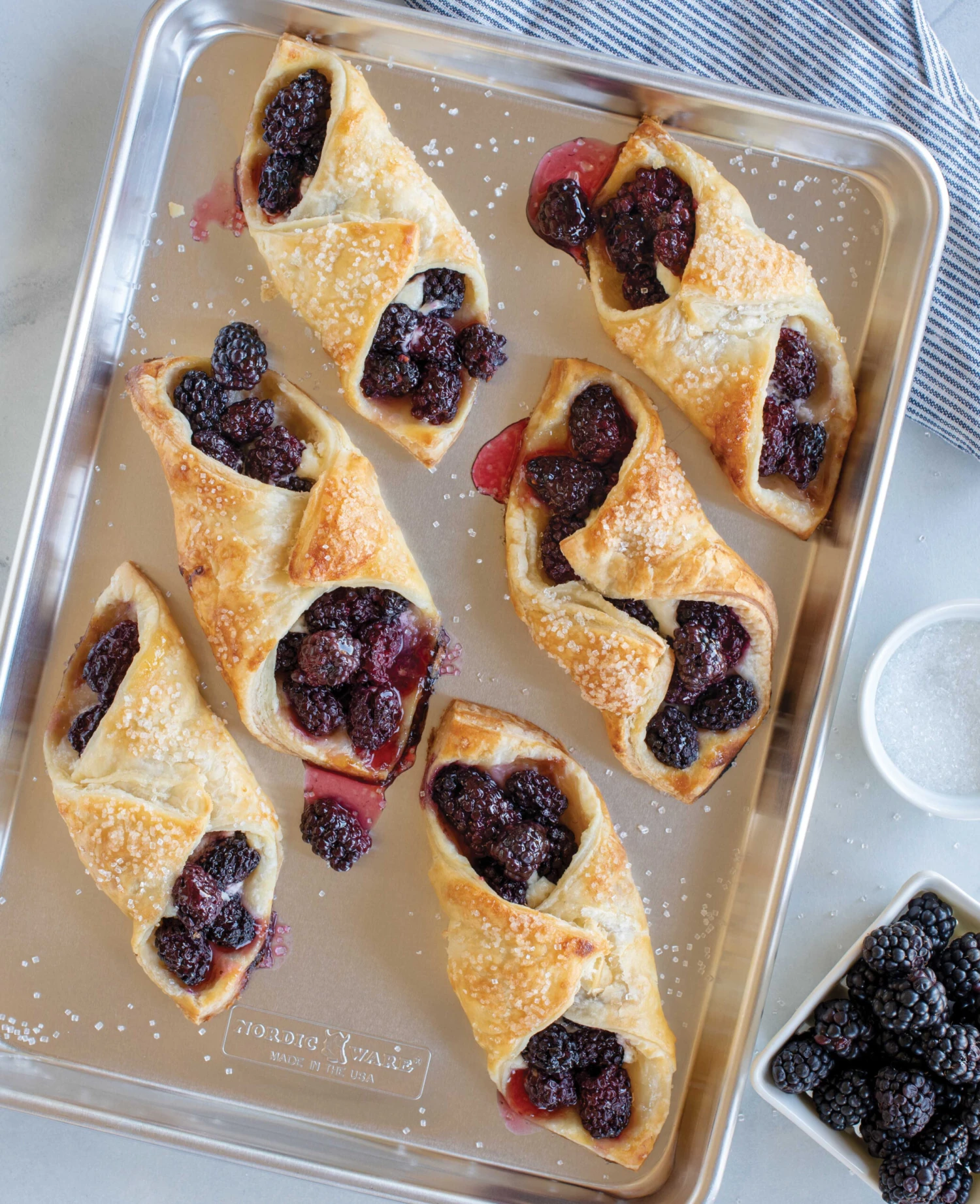 Nordic Ware Naturals Jelly Roll -leivinpelti 6 Nordic Ware Naturals Jelly Roll -leivinpelti - Image 4