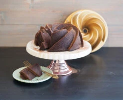 Nordic Ware Heritage Bundt -leivontavuoka Kulta -Keittiötarvike Kauppa 515987 01 4 EnvironmentImage 71662b9ff0