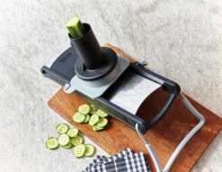 Gravity Viipalointi Lisäosa De Buyer Mandoliini -Keittiötarvike Kauppa 566809 01 5 EnvironmentImage 7286543cd2