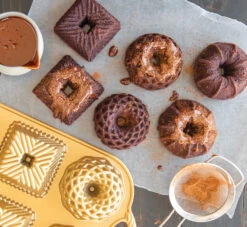 Nordic Ware Geo Bundtlette -kakkuvuoka -Keittiötarvike Kauppa 573287 01 41 EnvironmentImage 3fd8a9ea3f