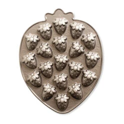 Nordic Ware Strawberry Bites -kakkuvuoka